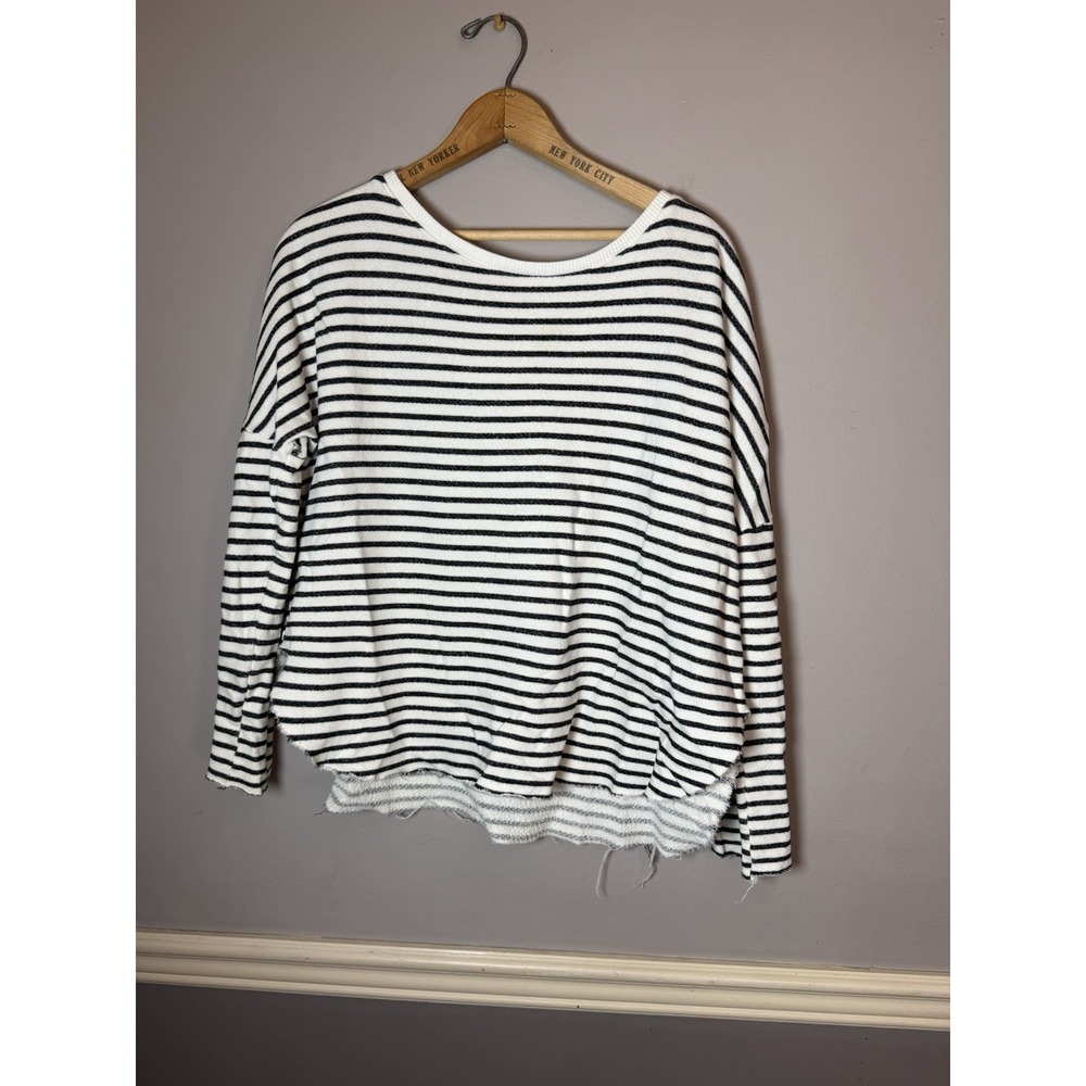 Sundays two black and White lightweight sweater‎